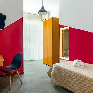Hostel Uniho, Παβία
