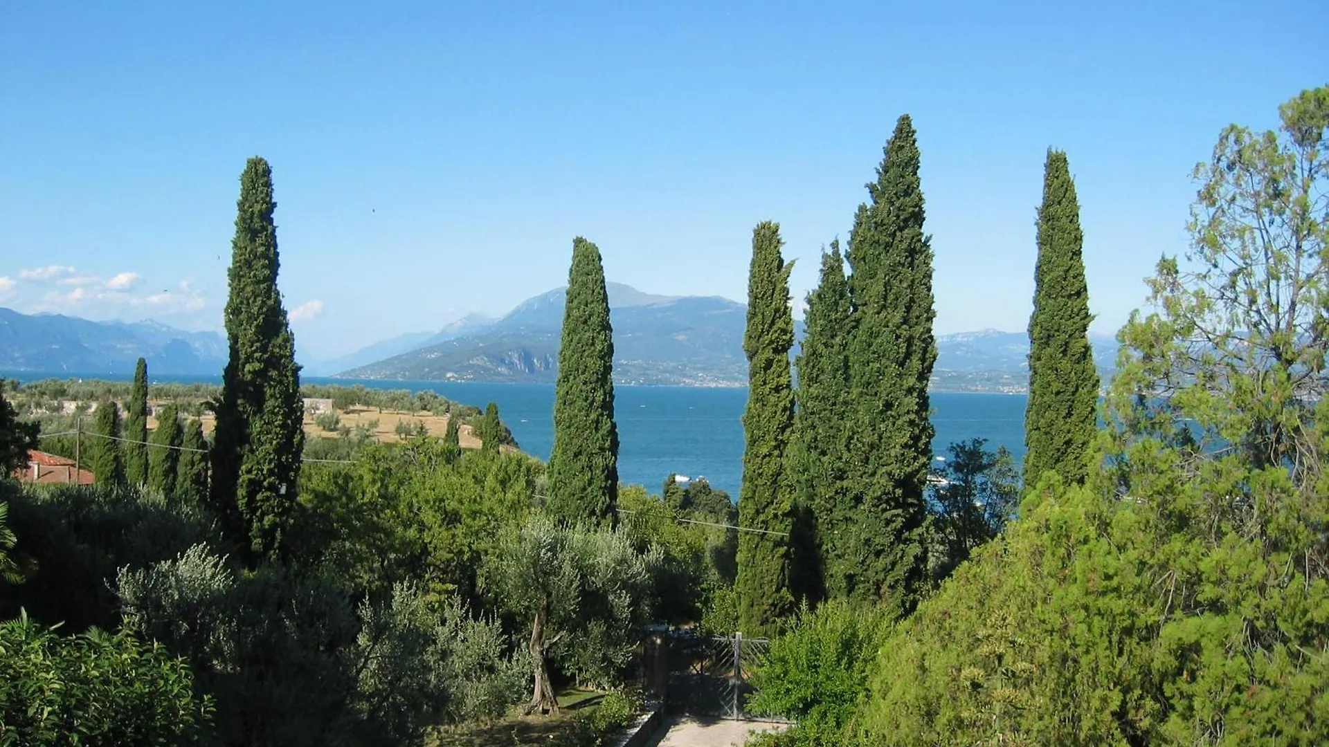 Villa Paradiso Sirmione 0*,  Italy